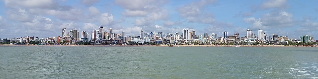 Vista panorâmica da orla e do litoral de João Pessoa, Paraíba